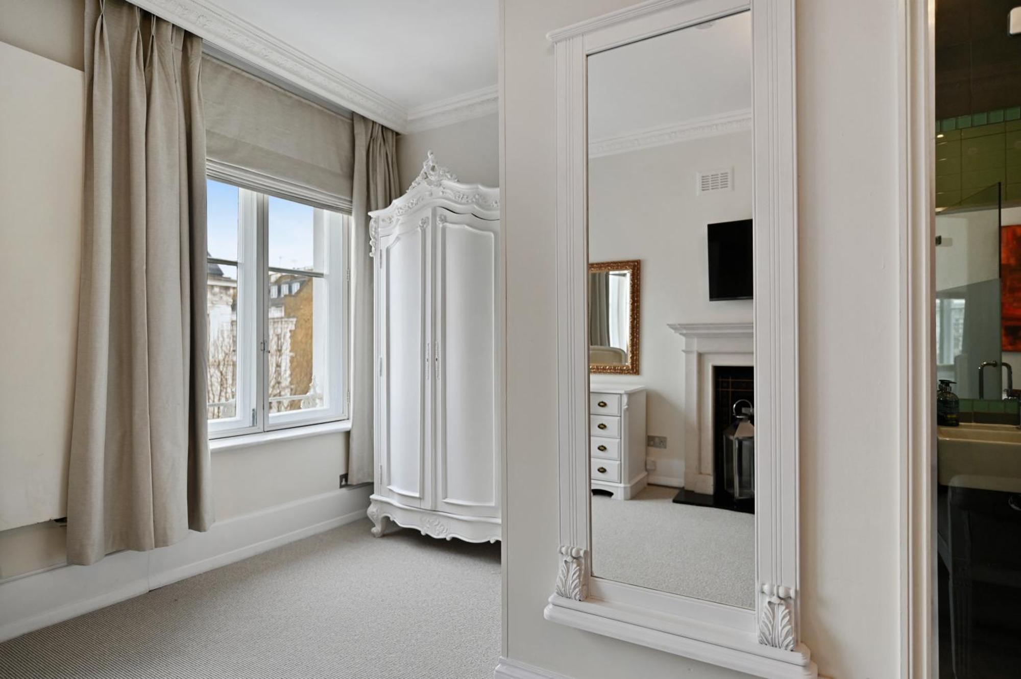 Beautiful 2 King Size Beds 2 Bath- Sleeps 5 In Earls Court Apartment London Exterior photo