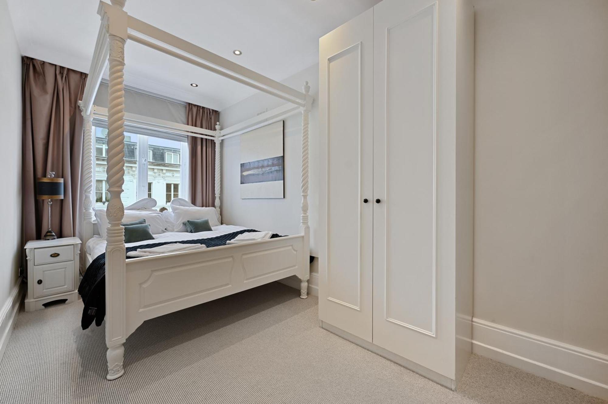 Beautiful 2 King Size Beds 2 Bath- Sleeps 5 In Earls Court Apartment London Exterior photo