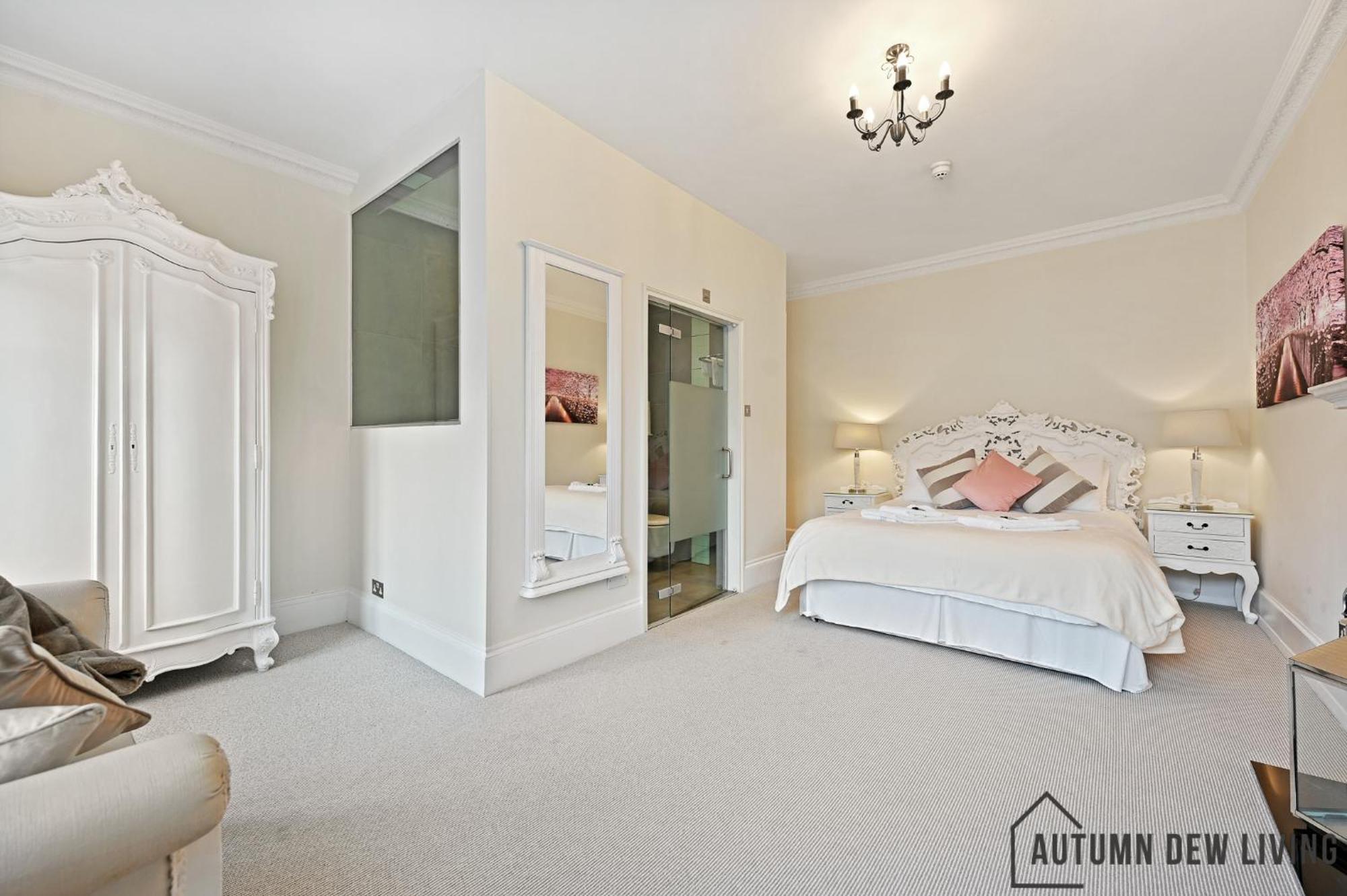 Beautiful 2 King Size Beds 2 Bath- Sleeps 5 In Earls Court Apartment London Exterior photo