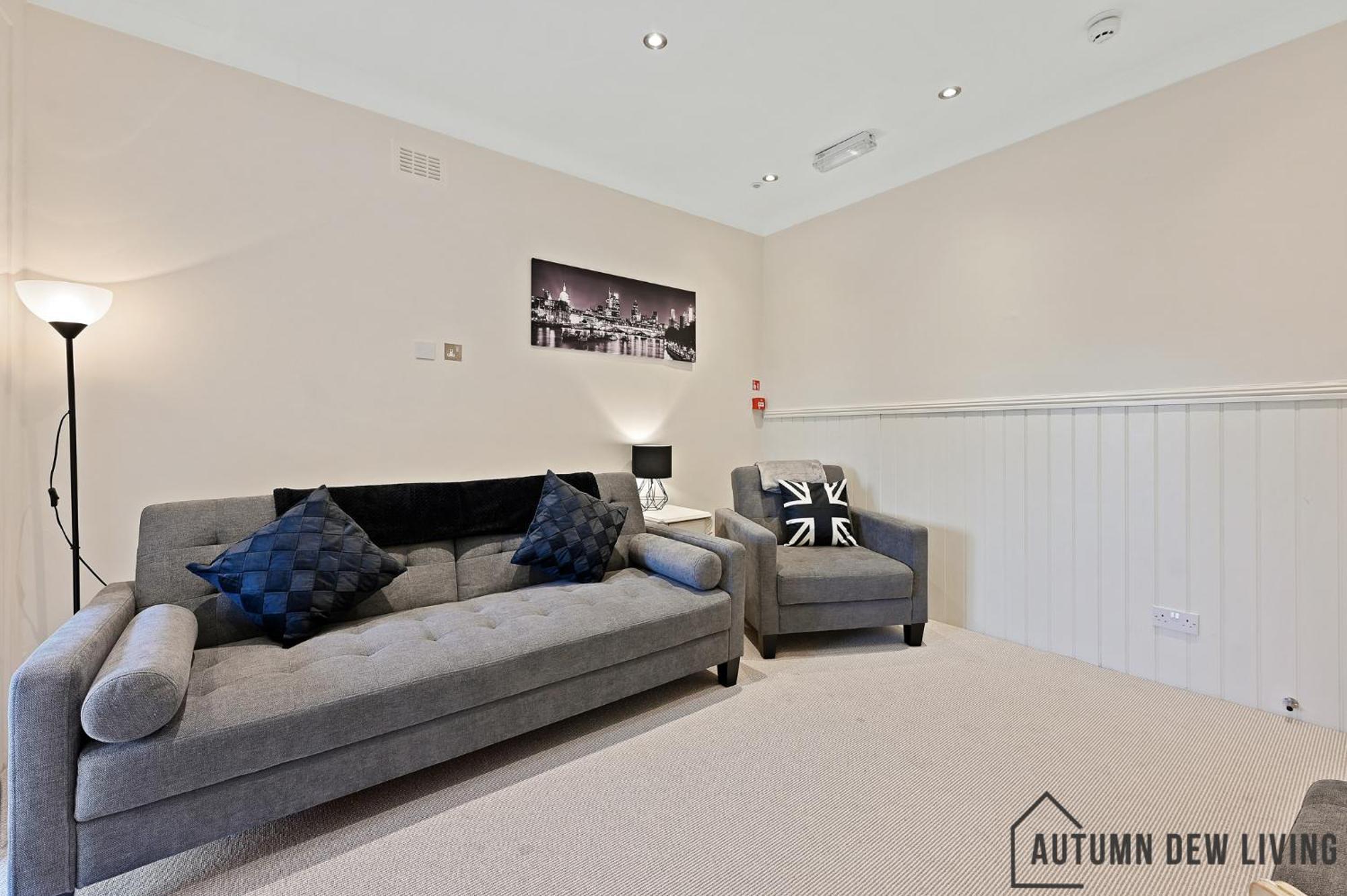 Beautiful 2 King Size Beds 2 Bath- Sleeps 5 In Earls Court Apartment London Exterior photo