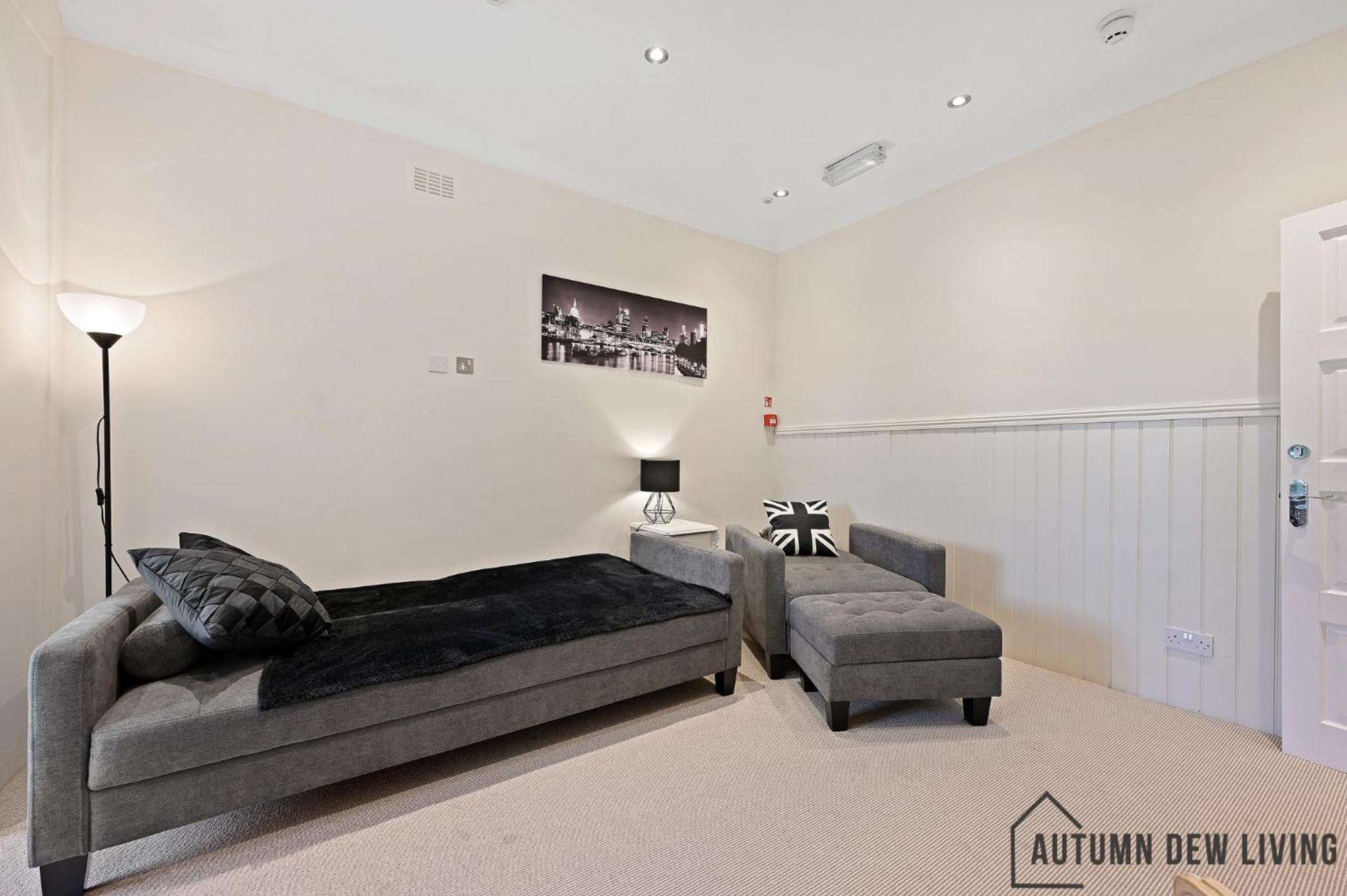 Beautiful 2 King Size Beds 2 Bath- Sleeps 5 In Earls Court Apartment London Exterior photo