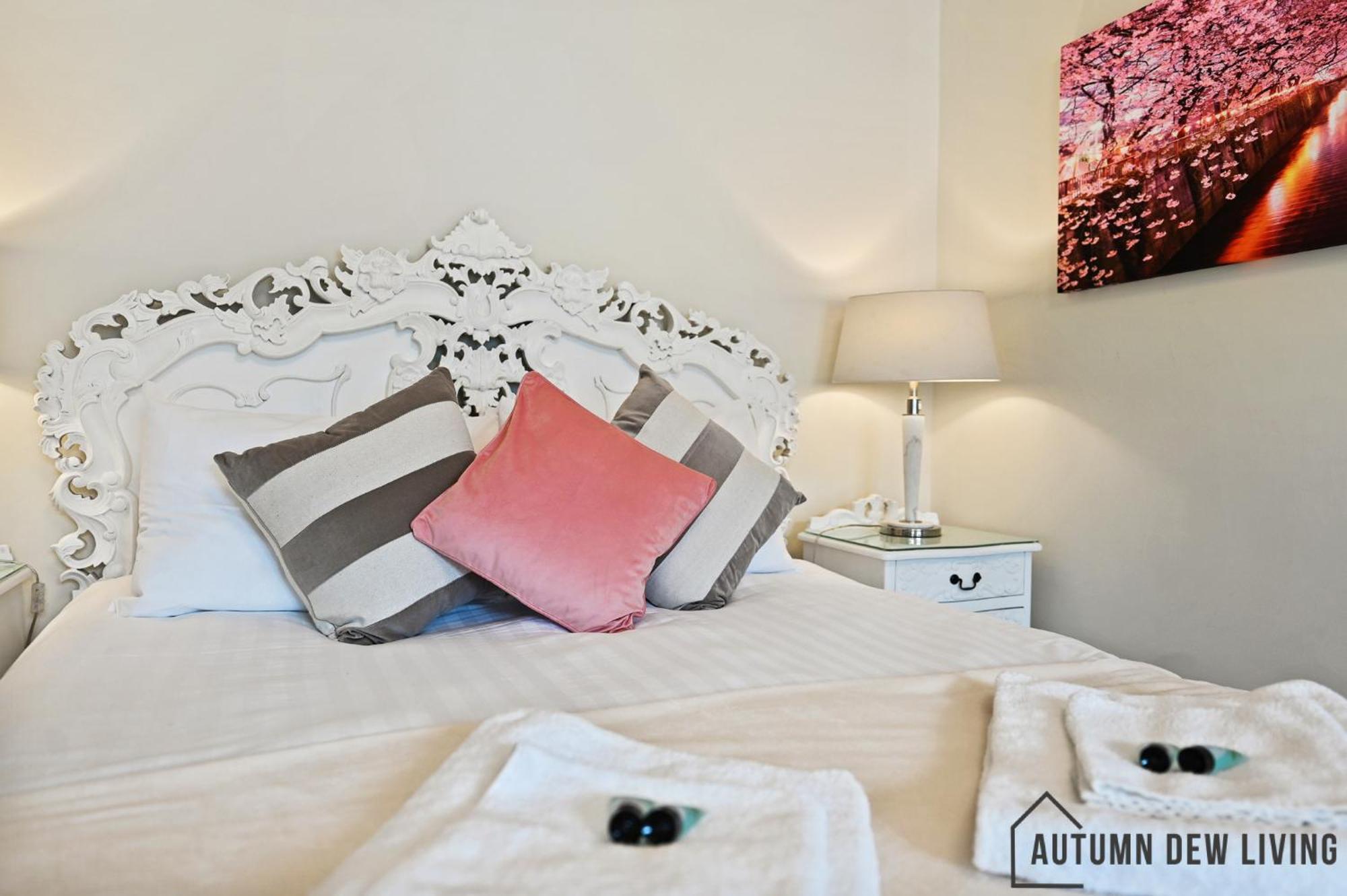 Beautiful 2 King Size Beds 2 Bath- Sleeps 5 In Earls Court Apartment London Exterior photo